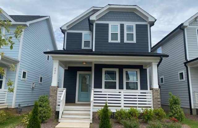 686 Vine Parkway photos photos