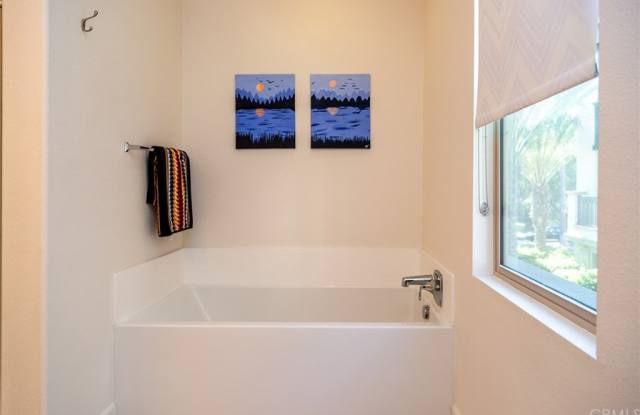 520 S Anaheim Boulevard Gallery 3