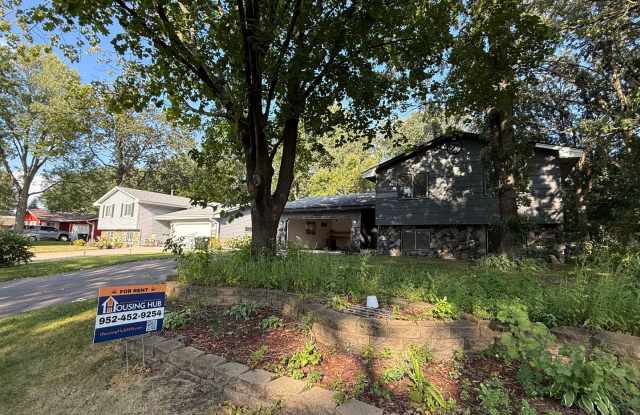Spacious 4 Bedroom Home in Coon Rapids photos photos