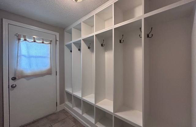 4 Bed 2 Bath Gallery 3