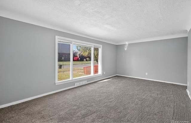 20216 Regent Drive Gallery 3