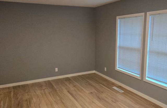 Freshly renovated, bright, and ready for you! Gallery 4