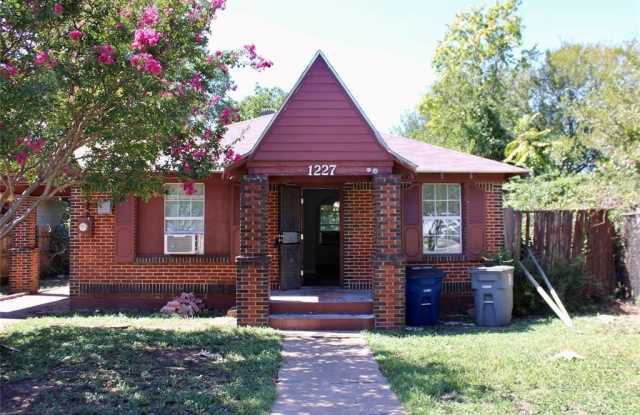 1227 S Ewing Avenue - 1227 South Ewing Avenue, Dallas, TX 75216