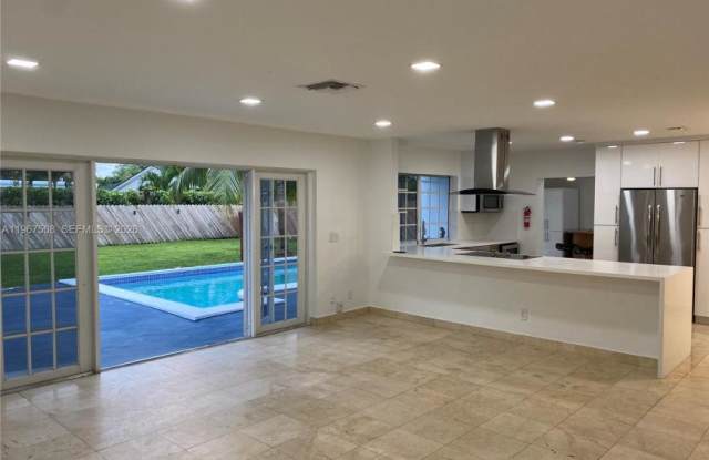 2040 NE 197th Ter Miami, FL 33179 photos photos