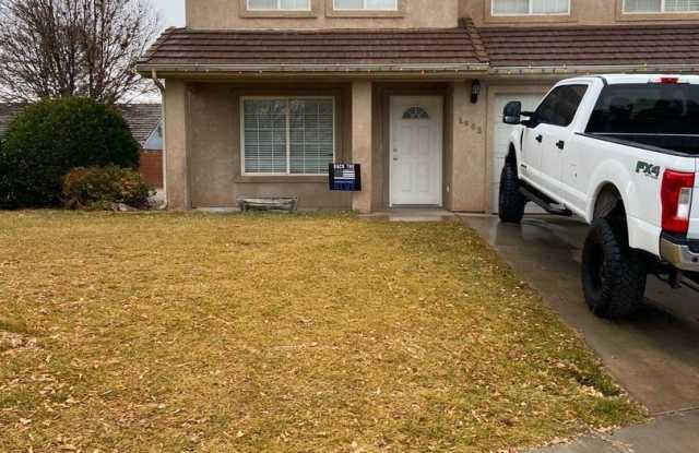 1905 South Bridal Circle - 1905 S Bridle Cir, Washington, UT 84780