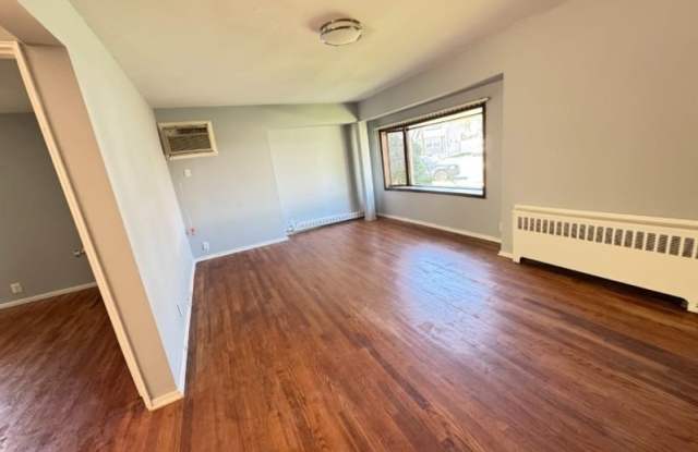 105 Independence Dr photos photos