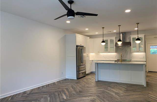 5908 Royal Lane Gallery 2