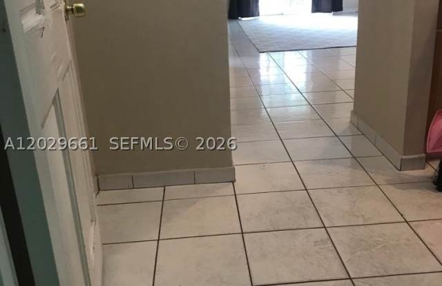 1530 SW 2nd Street Gallery 2