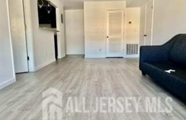 392 College Drive Gallery 3