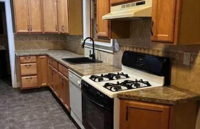 114  Collyer Avenue photos photos