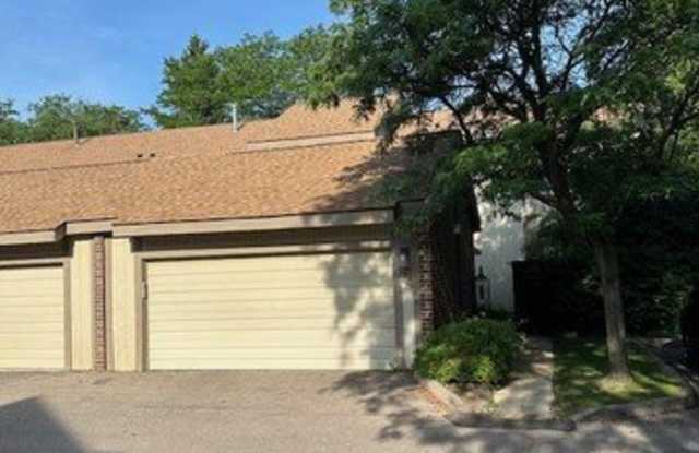 7391 Radcliff Drive - 7391 Radcliff Drive, West Bloomfield, MI 48322