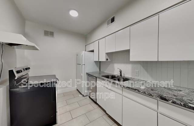 3801 1/2 W Palmira Ave Gallery 3