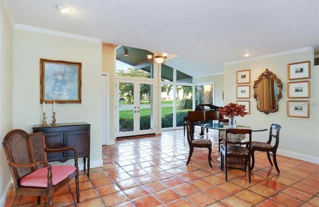 7798 HOLIDAY DRIVE Gallery 4