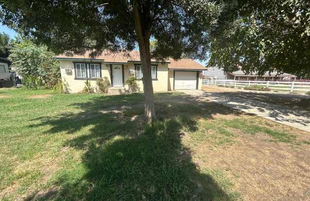 Charming 2 bedroom in the Heart of Armona photos photos