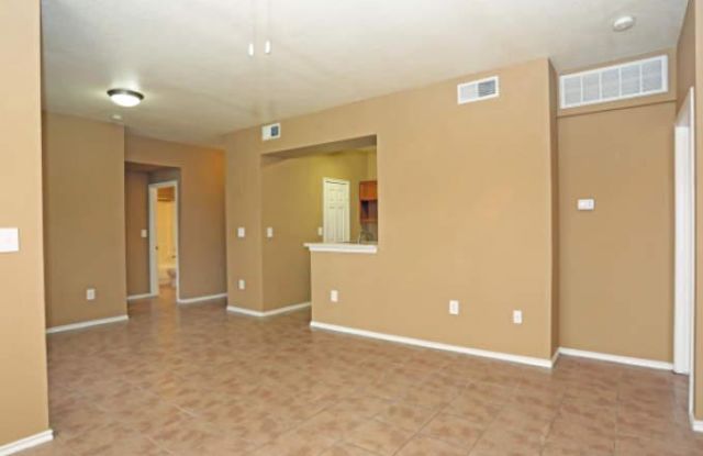 879 W Slaughter Ln photos photos