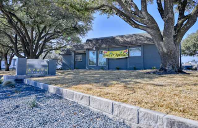Avaya Garland Gallery 4
