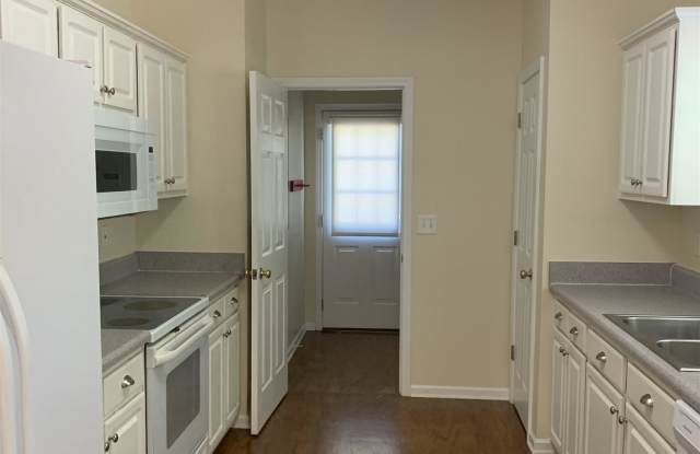 470 Southridge Gallery 4