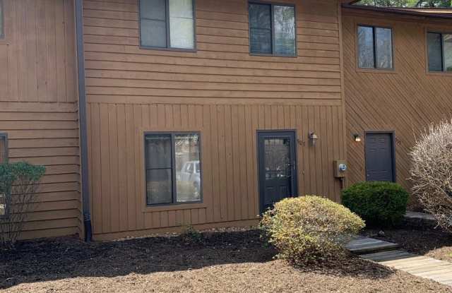 3 Bedroom 2.5 Bath Townhouse Gallery 1
