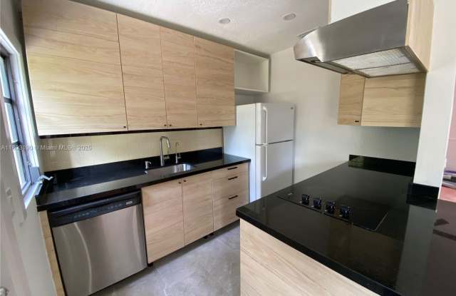 5843 SW 62nd Street, Miami, FL 33143 photos photos