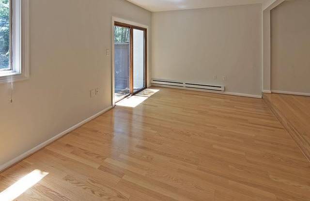 2418 CLOUDCROFT SQ Gallery 4