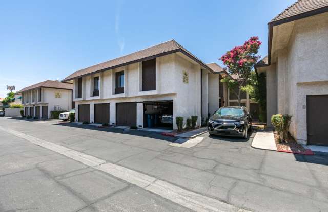 Two Primary Bedroom Condo near UNLV Gallery 1