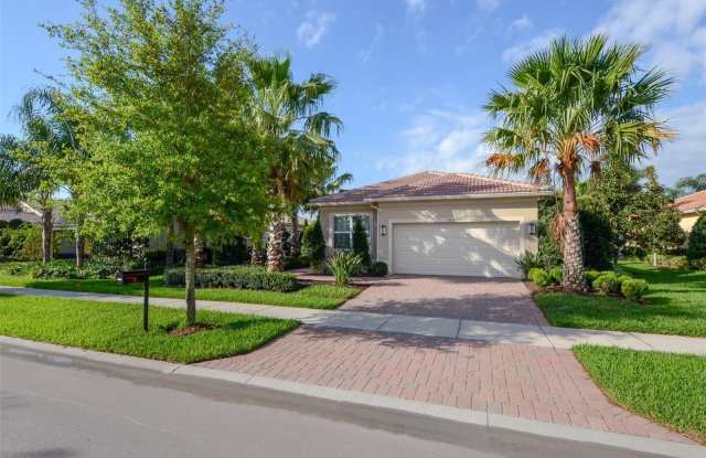 5014 STONE HARBOR CIRCLE - 5014 Stone Harbor Circle, Sun City Center, FL 33598