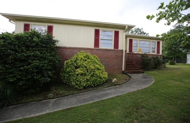 217 24th Ave NW - 217 24th Avenue Northwest, Center Point, AL 35215