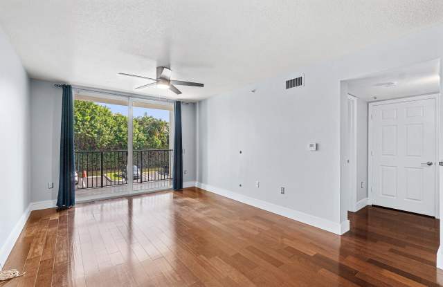 1013 VILLA Circle Gallery 3
