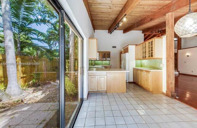 9055 Southwest 78th Court Gallery 4