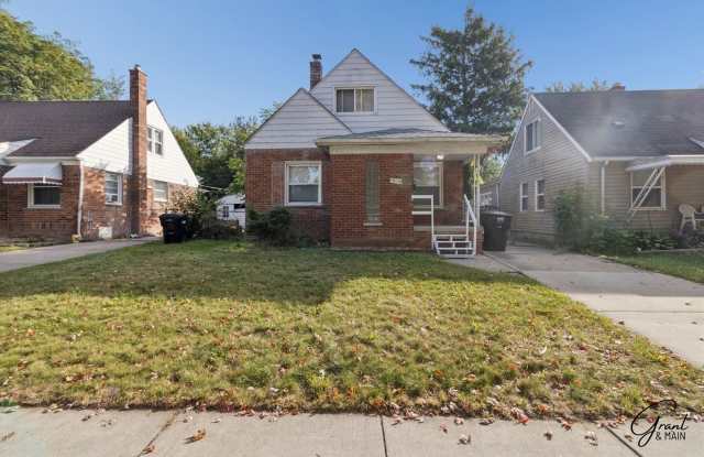 3 bedroom - 1 bath - Warrendale - $1300 - 7678 West Parkway Street, Detroit, MI 48239