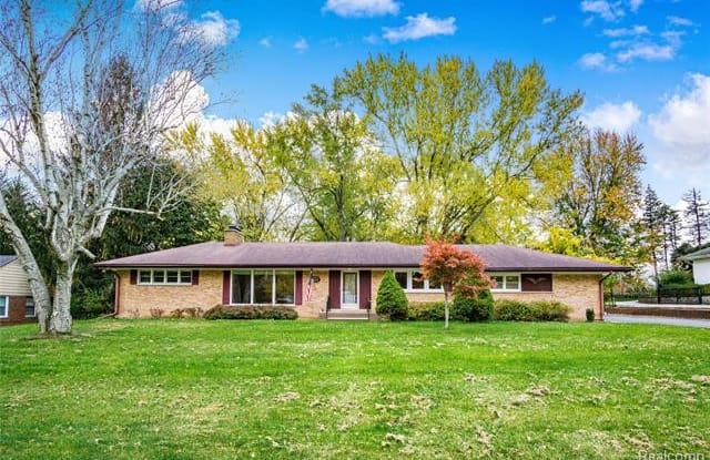 817 S PEMBERTON road - 817 South Pemberton Road, Oakland County, MI 48302