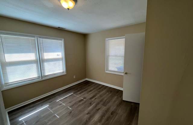 3 Bedroom 1 bath Bungalow Gallery 4