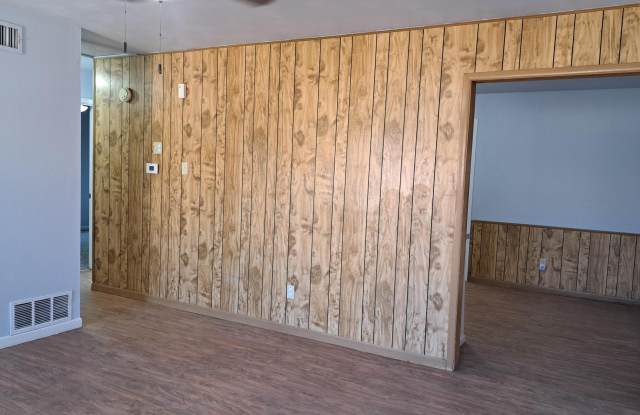 3404 Elkhart Avenue Gallery 4
