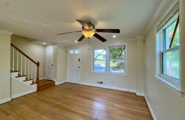 Charming 3BD/2BA Townhome in Gwynn Oak, MD! Gallery 3