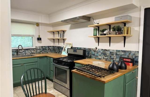 2352 Englewood Drive - 2352 Englewood Drive, East Point, GA 30344