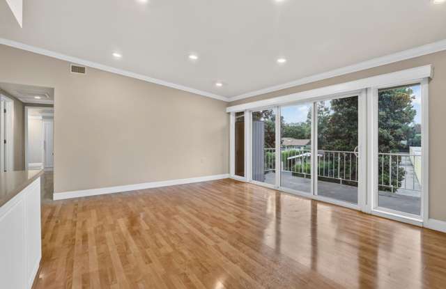 Updated Upper-Level Two-Bedroom Condo in Laguna Woods with Elevator! Gallery 4