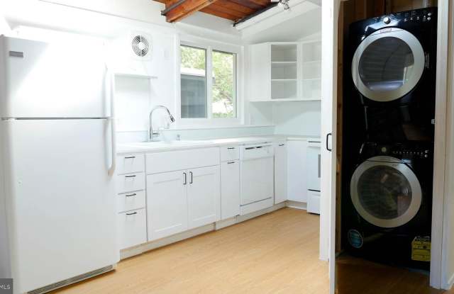 3333 HEMLOCK Drive Gallery 2