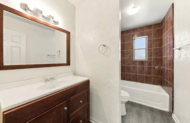 3126 W Orchid Ln Gallery 2