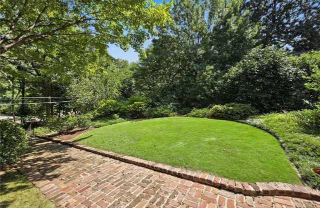 1059 Alta Avenue NE Gallery 4