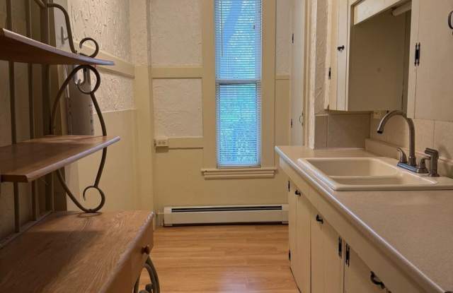 Westbrook-66 Stroudwater St. #1: 1 BR/1BA+office apt., Available now! $1,650.00 + utilities Gallery 2