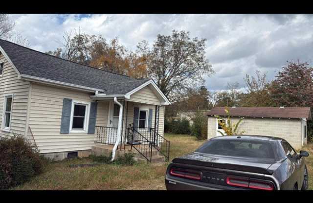 147 Campbell Street - 147 Campbell Street, Royston, GA 30662