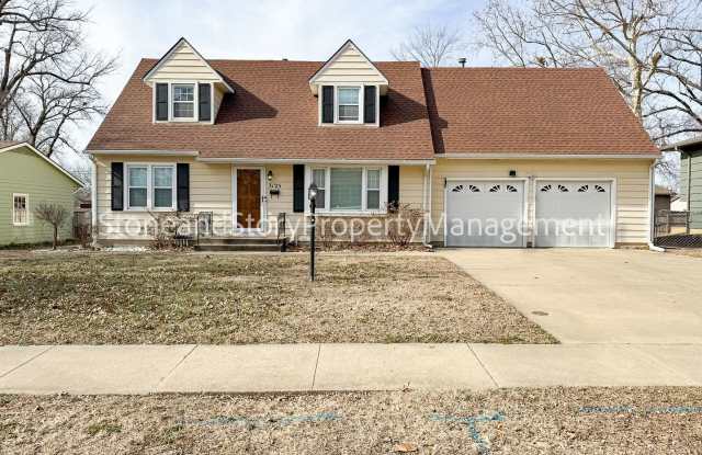 4 bedroom 2 bath on quiet street in Briarwood photos photos