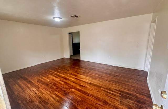 141 Brewster St Gallery 3