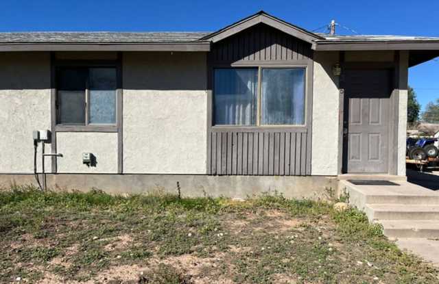 Charming 2BD 1 BA Gallery 1