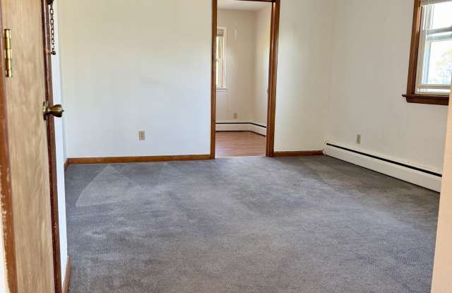 10 Fairview Avenue Gallery 4