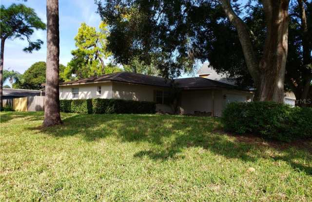 1024 KENWOOD DRIVE Gallery 2