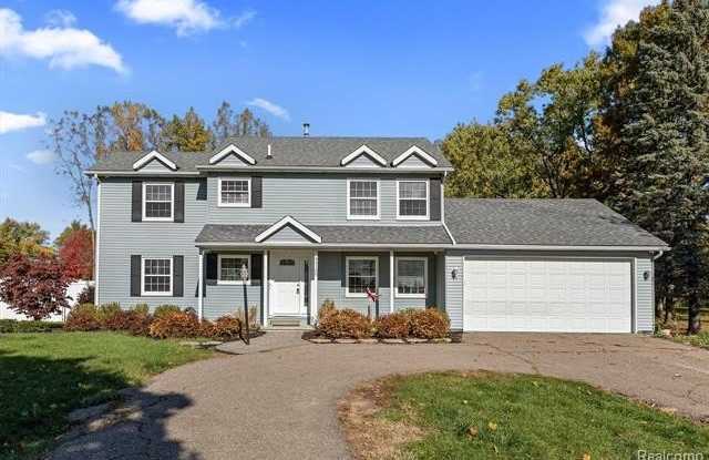 45100 W 10 Mile Road - 45100 West 10 Mile Road, Novi, MI 48375