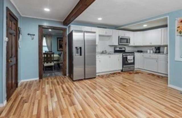 270 Cottage St Gallery 3