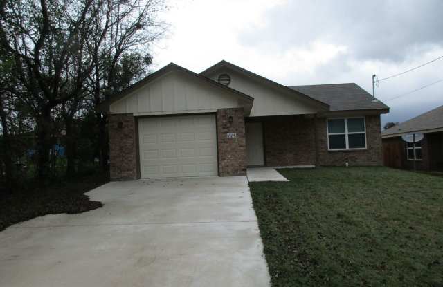 1105 East Avenue F - 1105 E Avenue F, Lampasas, TX 76550