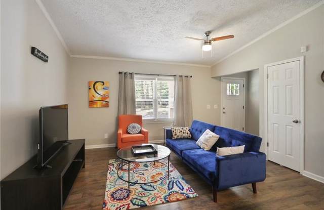 1661 Audrey Place NW Gallery 4
